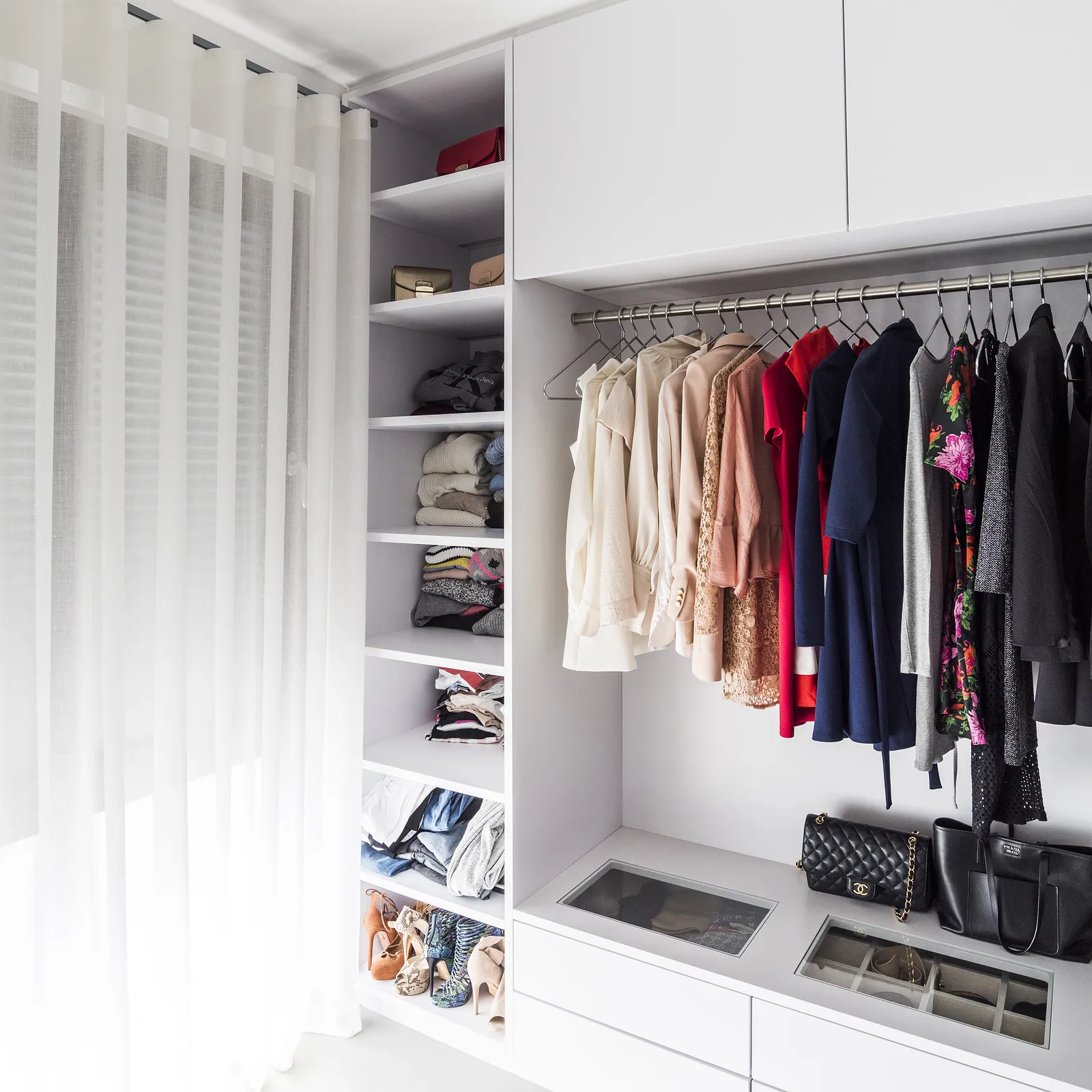 Detail eines Ordnungssystems mit Einsätzen