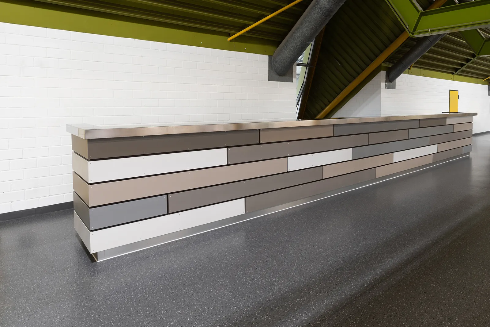 Detail der Thekenkante und Oberfläche