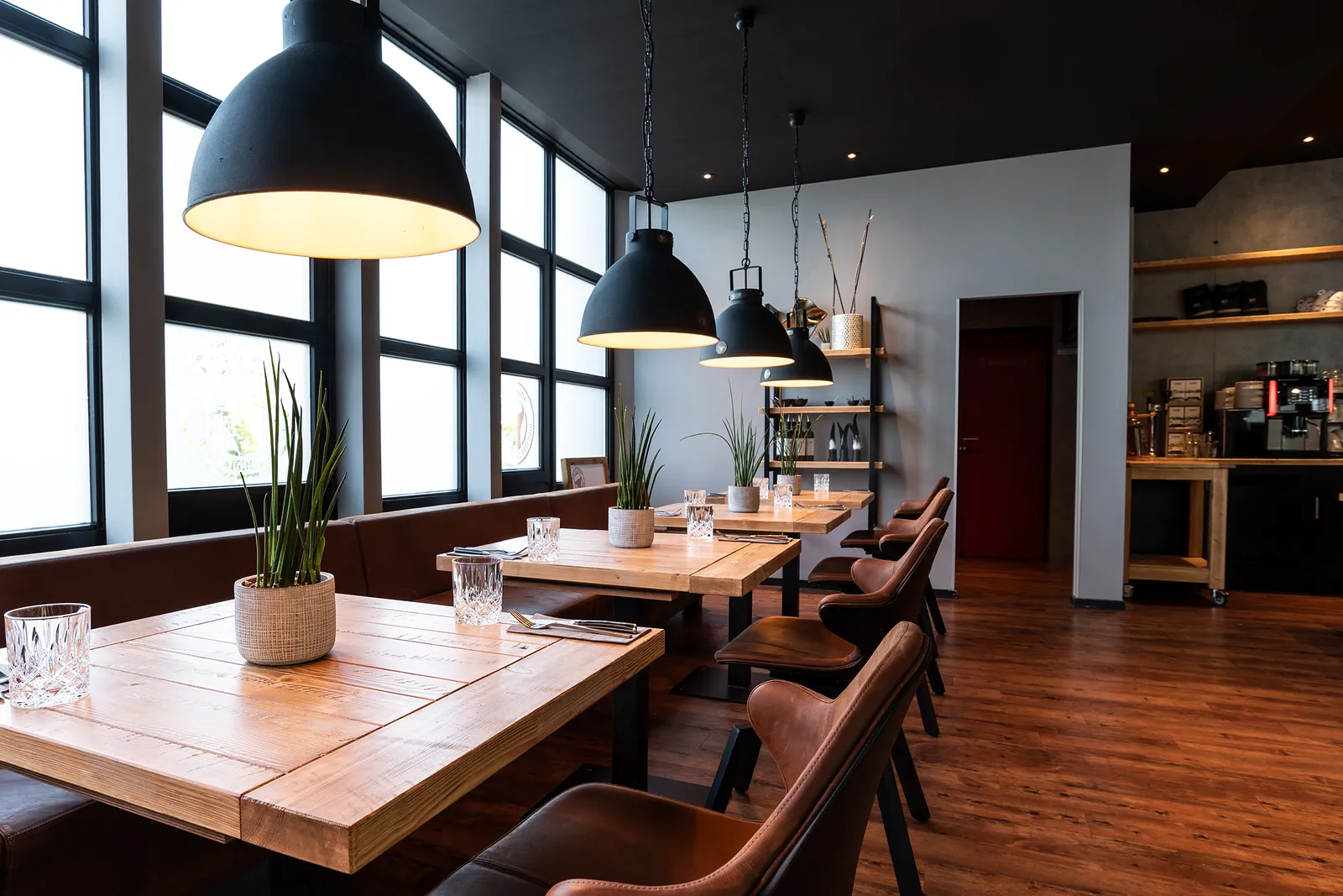 Frontdetail mit präziser Kante und Oberfläche